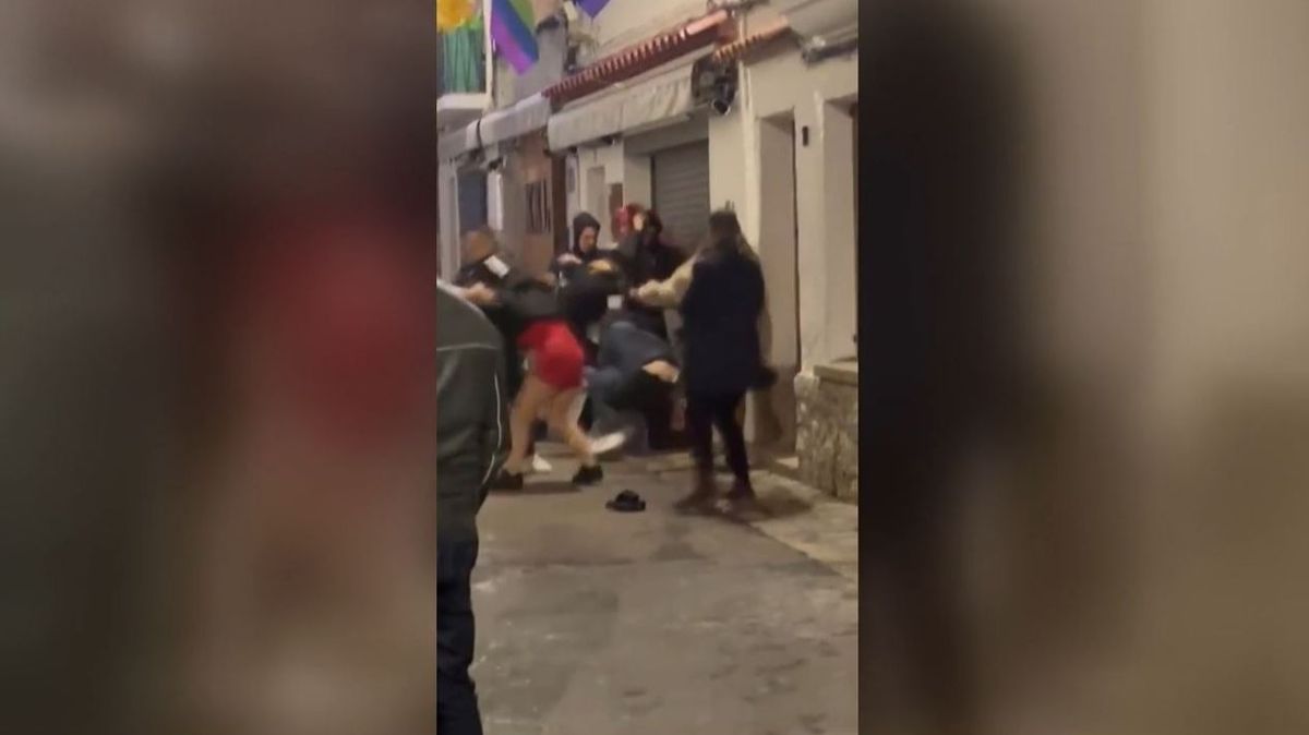 Denuncian una agresión homófoba en Sitges: cuatro heridos tras sufrir los puñetazos y patadas de ocho personas