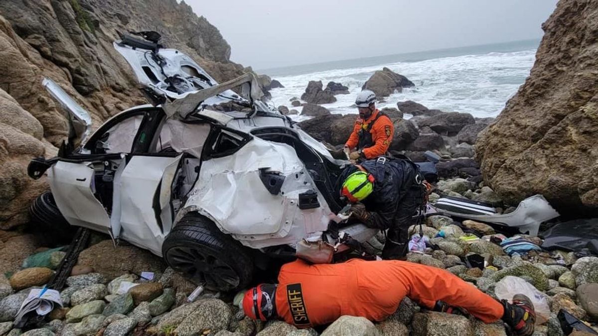 El chasis del Testa despeñado en la carretera de California el 'Tobogán del Diablo' quedó destrozado, aunque sus cuatro ocupantes han sobrevivido