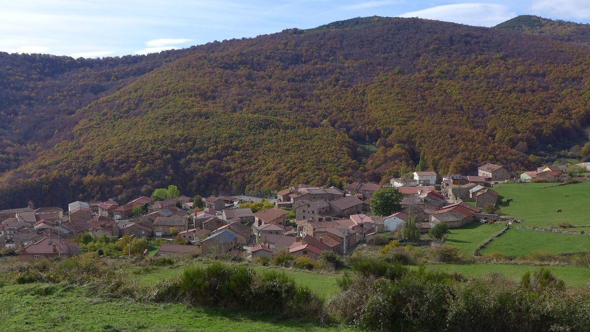 El pueblo de Brañosera se encuentra en Palencia El pueblo de Brañosera se encuentra en Palencia