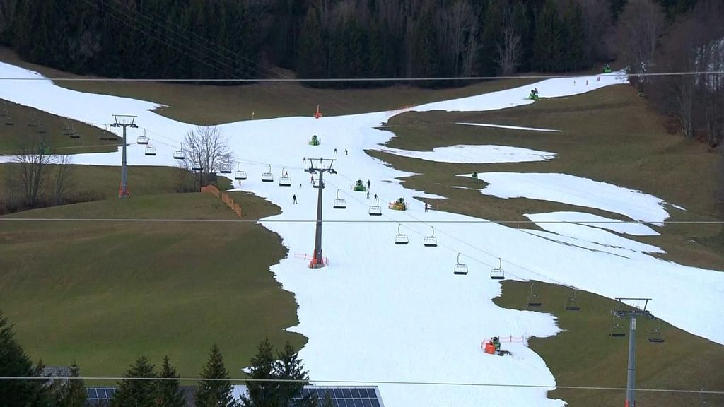 La falta de nieve en las estaciones de esquí está provocando múltiples accidentes