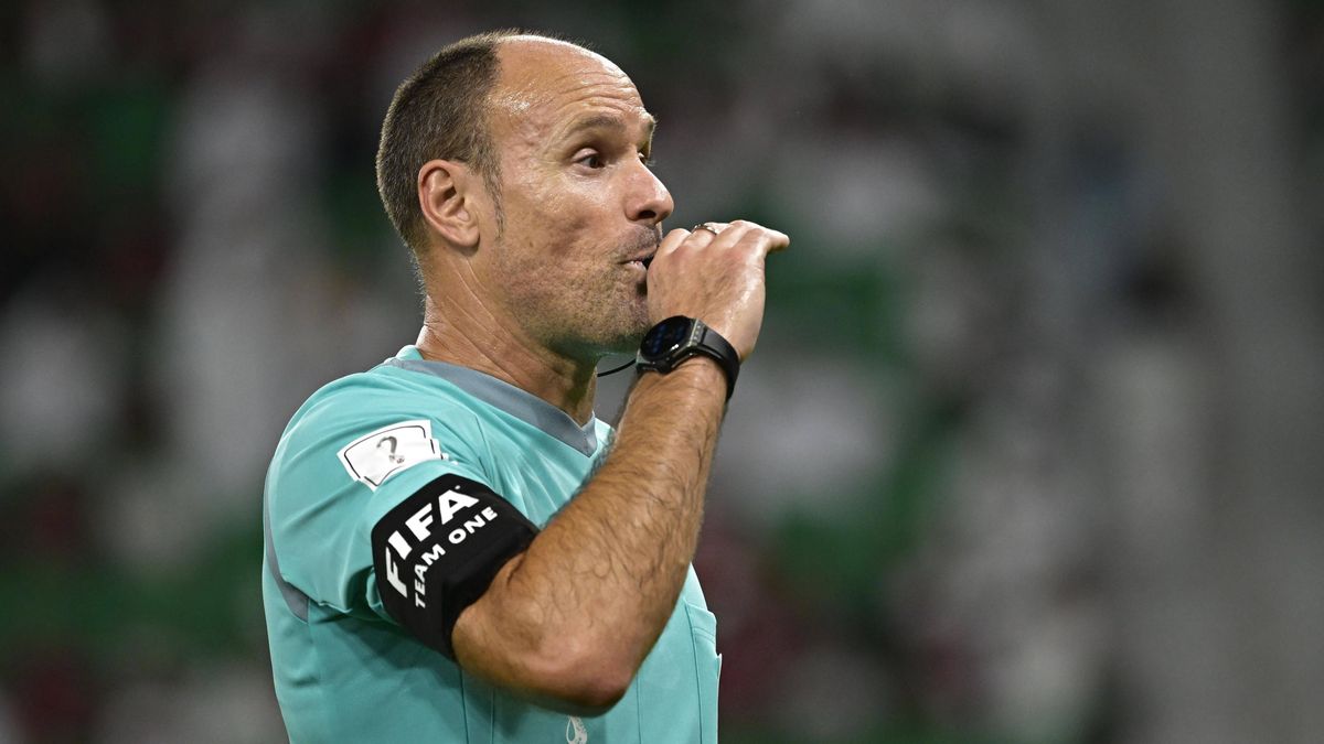 Mateu Lahoz ya tiene castigo tras el Derbi Catalán: nevera y no arbitrará esta jornada