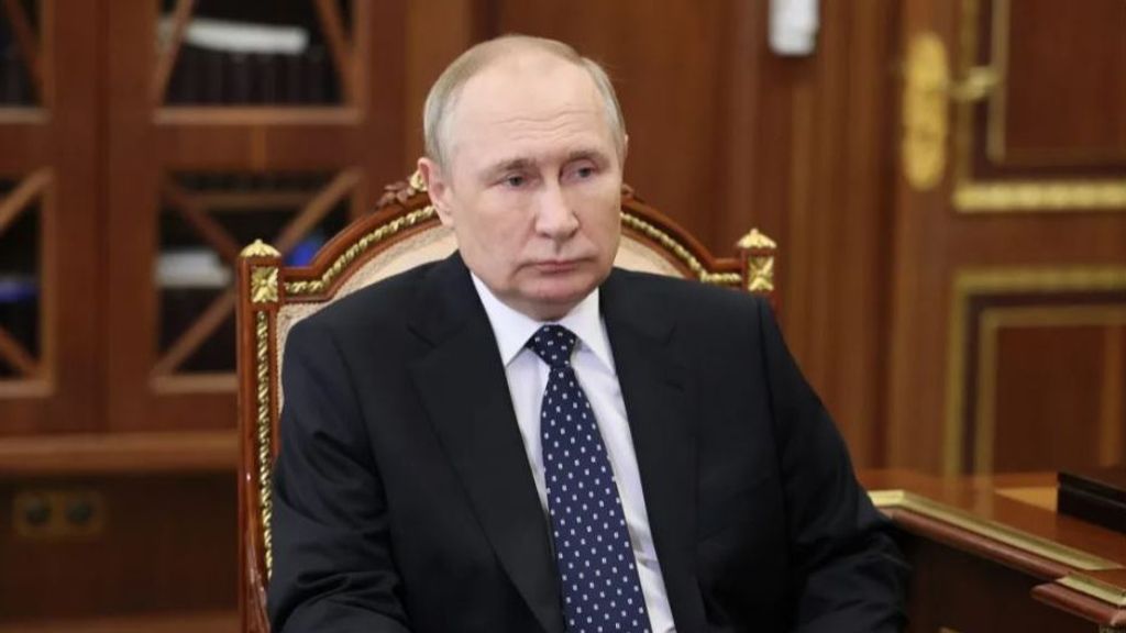 El brutal enfado de Putin con uno de sus ministros: "¿por qué haces el tonto?"