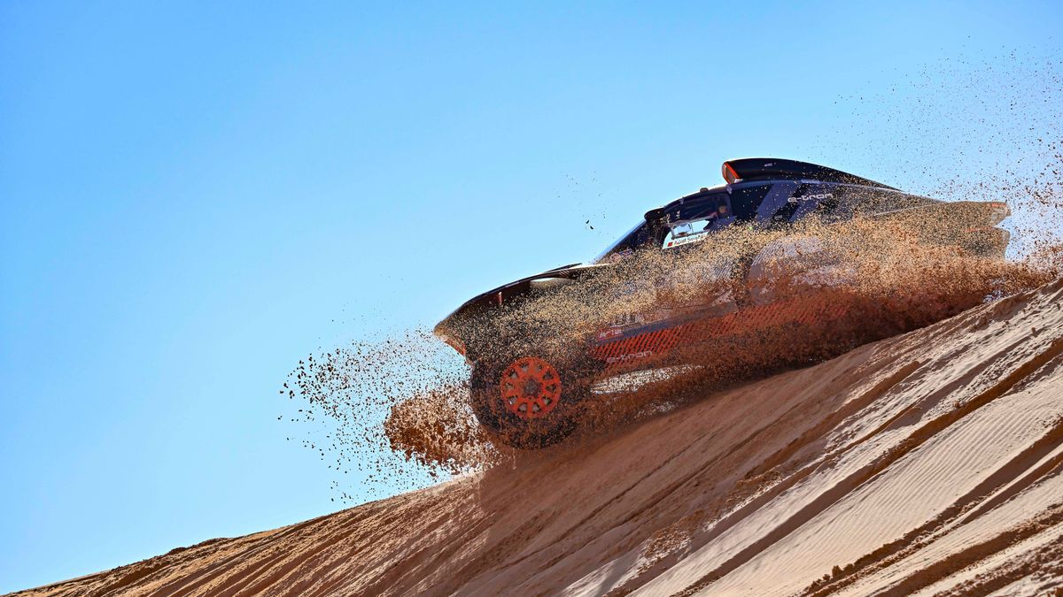 207 SAINZ Carlos (spa), CRUZ Lucas (spa), Team Audi Sport, Audi RS Q e-tron E2, Auto, action during the Stage 5 of the Dakar 2023 around Haïl, on January 5th, 2023 in Haïl, Saudi Arabia - Photo Gigi Soldano / DPPI 207 SAINZ Carlos (spa), CRUZ Lucas (spa), Team Audi Sport, Audi RS Q e-tron E2, Auto, action during the Stage 5 of the Dakar 2023 around Haïl, on January 5th, 2023 in Haïl, Saudi Arabia - Photo Gigi Soldano / DPPI