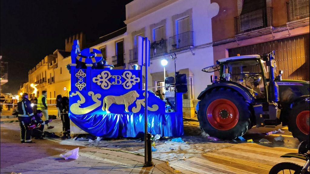 Un muerto y cinco heridos tras ser arrollados por una carroza en la cabalgata de Reyes Magos de Marchena