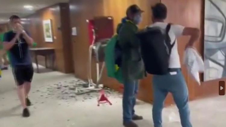 EN IMÁGENES | Simpatizantes de Bolsonaro invaden el Congreso de Brasil
