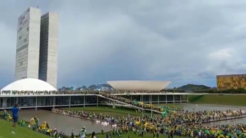 EN IMÁGENES | Simpatizantes de Bolsonaro invaden el Congreso de Brasil