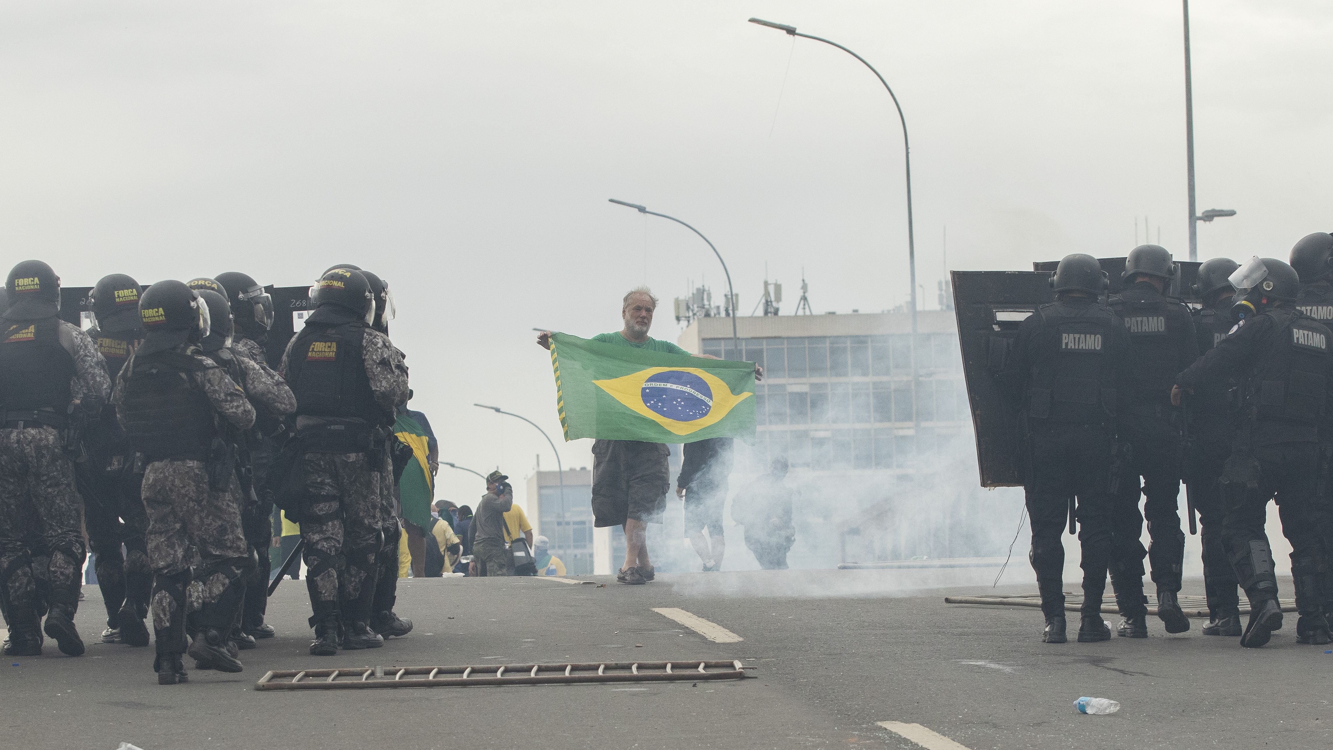 Se elevan a 300 los bolsonaristas detenidos tras el asalto a las instituciones en Brasil