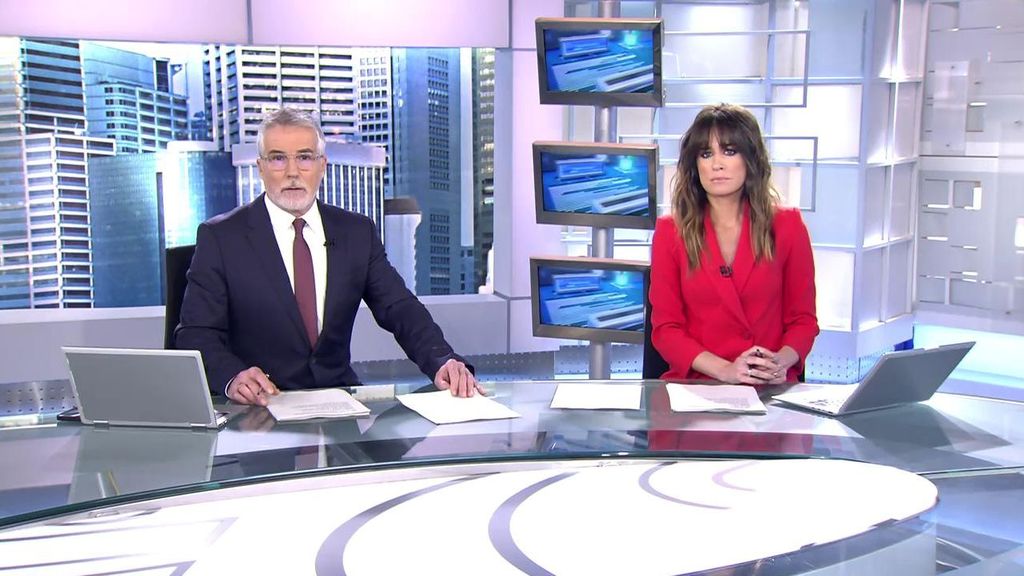 Con David Cantero e Isabel Jiménez Informativos Telecinco 2023 Mediodía 09/01/2023