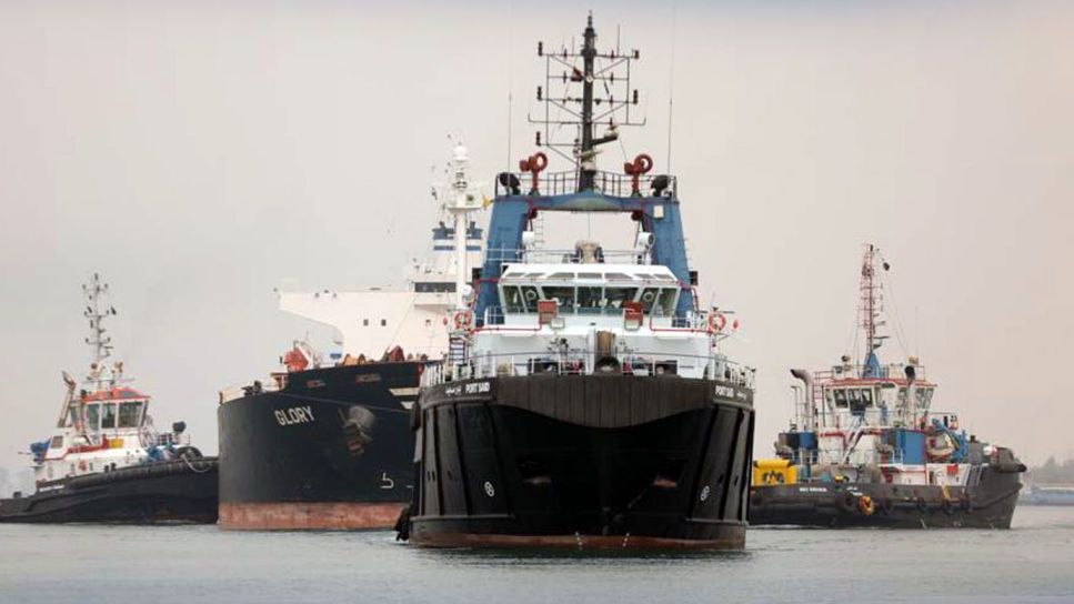 Logran reflotar al 'MV Glory', el carguero que estaba varado en el Canal de Suez