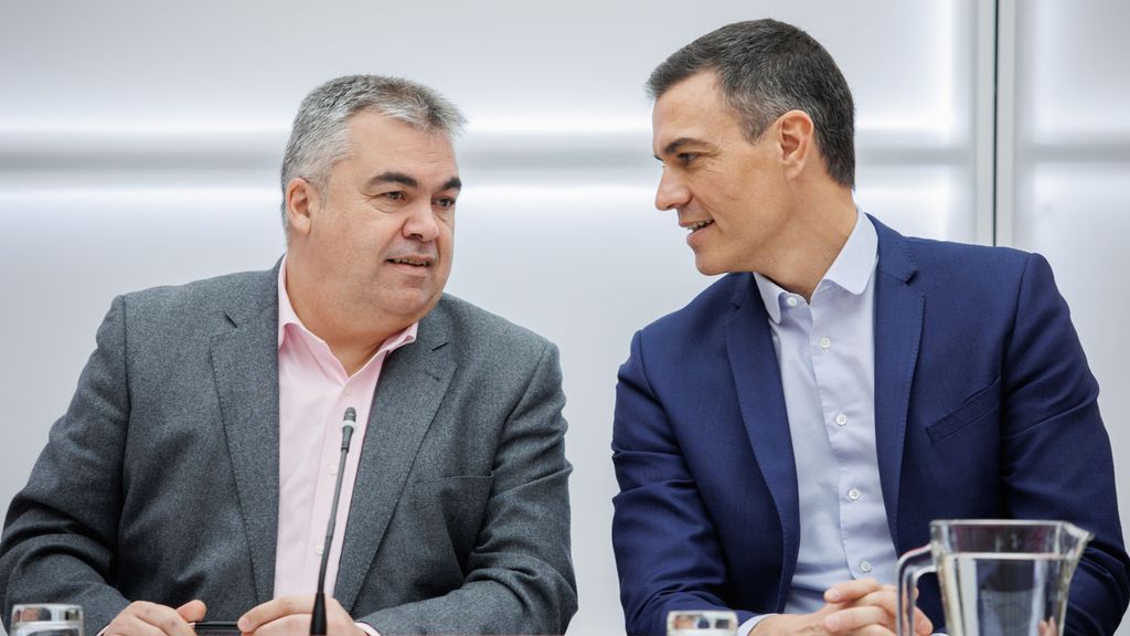 Pedro Sánchez junto a Santos Cerdán, elegido coordinador general de la campaña electoral del PSOE