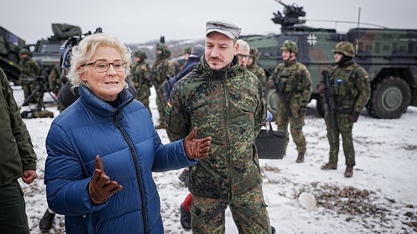 Christine Lambrecht, la 'ministra fusible' de Defensa que cuenta con la  protección de Scholz
