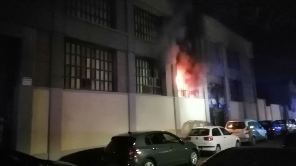 El incendio se ha producido en una nave abandonada