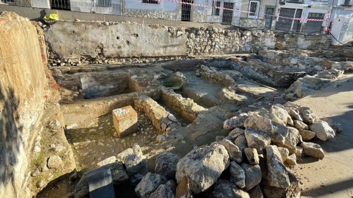 Hallados restos de una antigua tenería en las obras de recuperación de los lavaderos de Martos, Jaén. Hallados restos de una antigua tenería en las obras de recuperación de los lavaderos de Martos, Jaén.