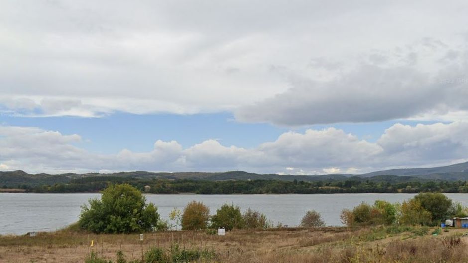 Hallan el cadáver de un hombre junto al embalse de Urrunaga, en Álava