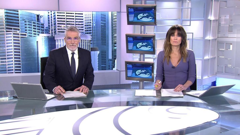 Con David Cantero e Isabel Jiménez Informativos Telecinco 2023 Mediodía 10/01/2023