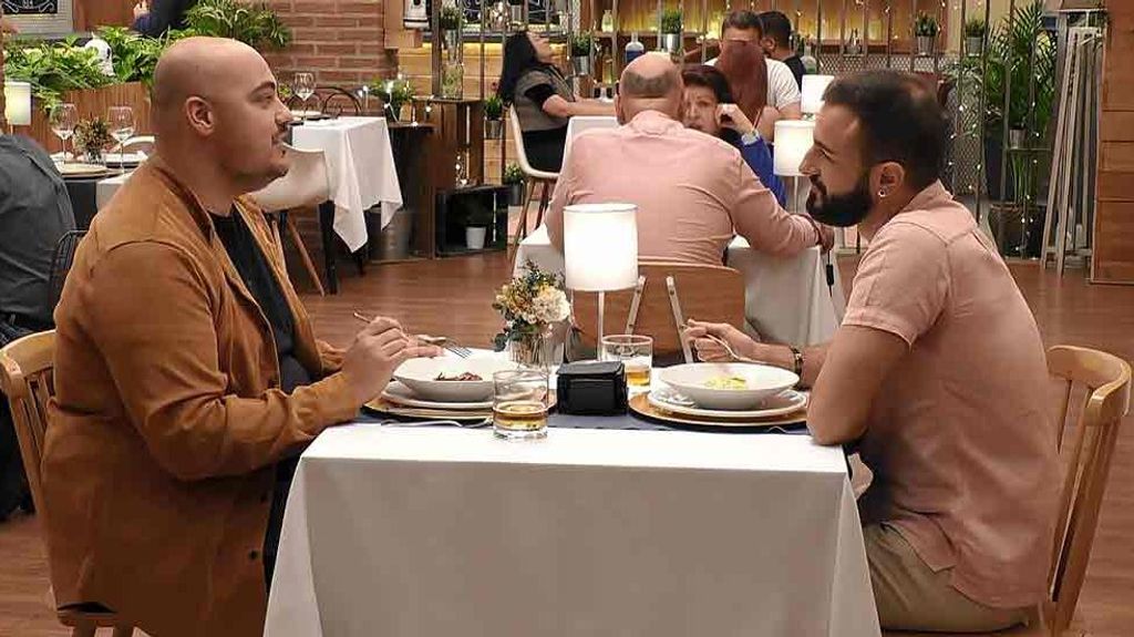 Jesús y Andy durante su cita en 'First Dates'