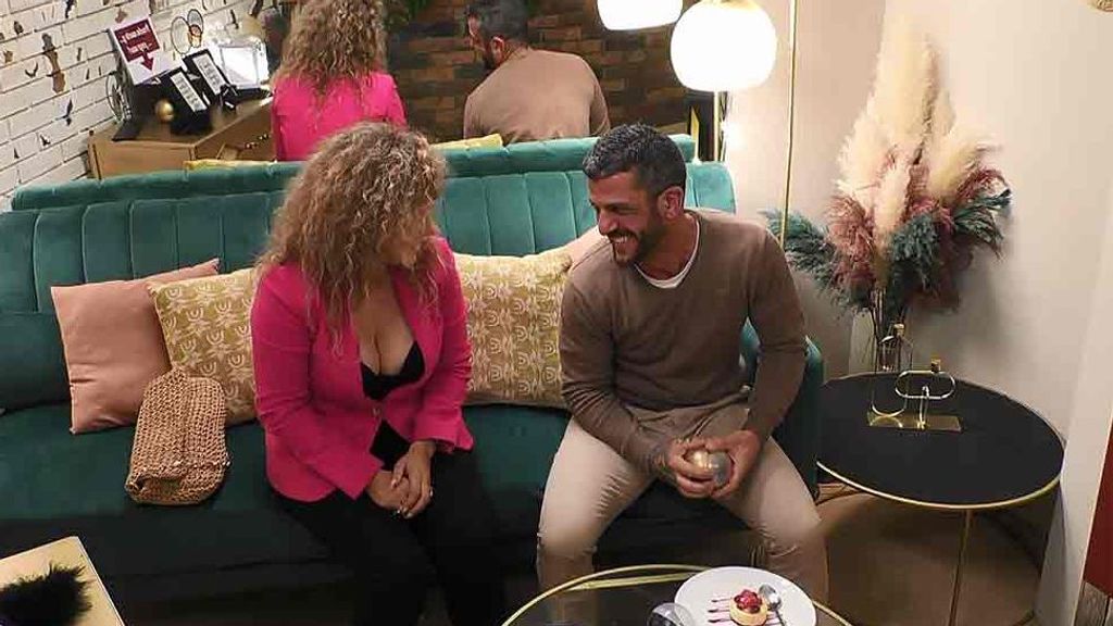 Judit y José Vicente durante su cita en 'First Dates'