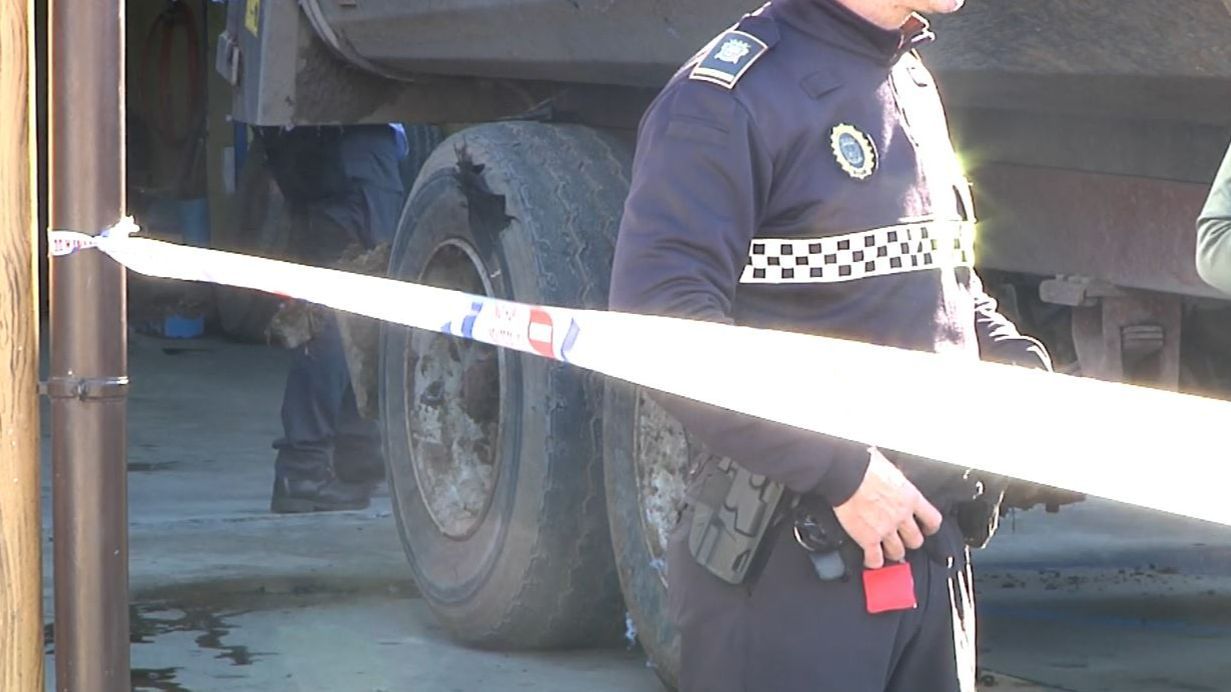Nueva tragedia en Marchena: muere un hombre al reventarle la rueda del remolque de un tractor