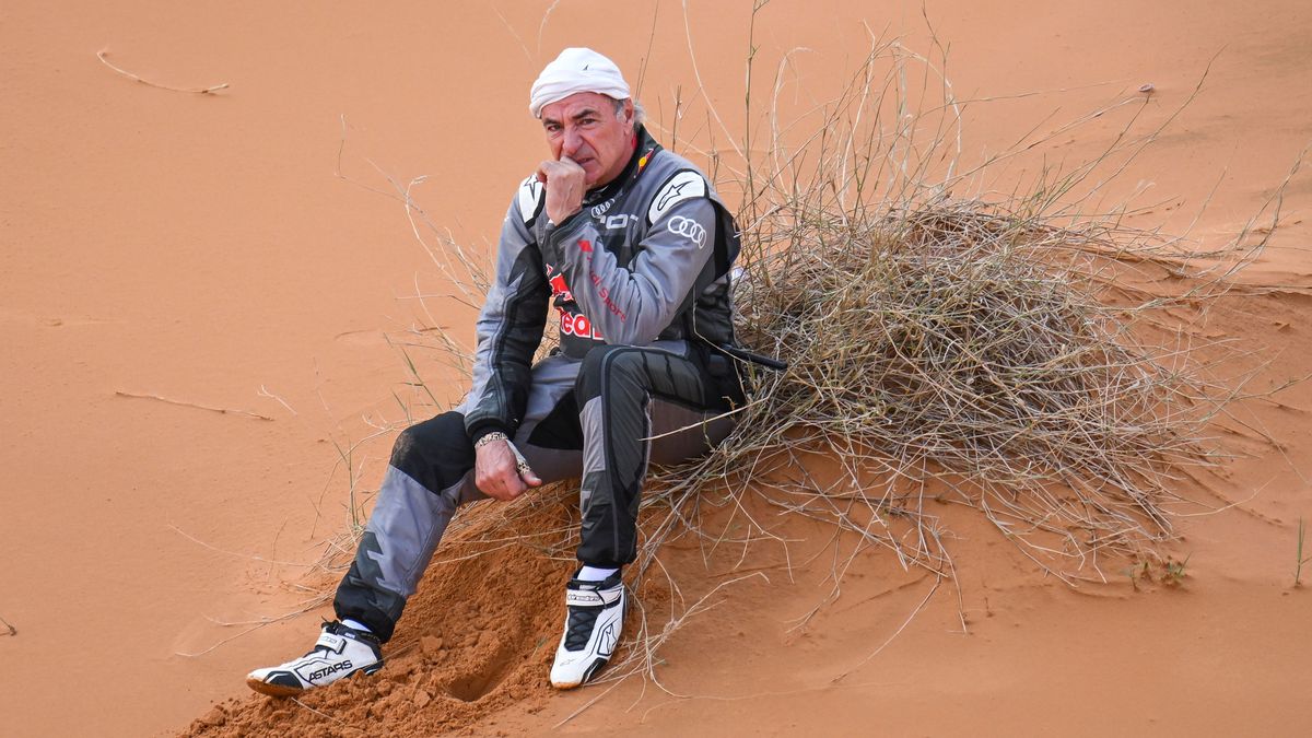 SAINZ Carlos (spa), Team Audi Sport, Audi RS Q e-tron E2, Auto, portrait during the Stage 9 of the Dakar 2023 between Riyadh and Haradh, on January 10th, 2023 in Haradh, Saudi Arabia - Photo Eric Vargiolu / DPPI SAINZ Carlos (spa), Team Audi Sport, Audi RS Q e-tron E2, Auto, portrait during the Stage 9 of the Dakar 2023 between Riyadh and Haradh, on January 10th, 2023 in Haradh, Saudi Arabia - Photo Eric Vargiolu / DPPI