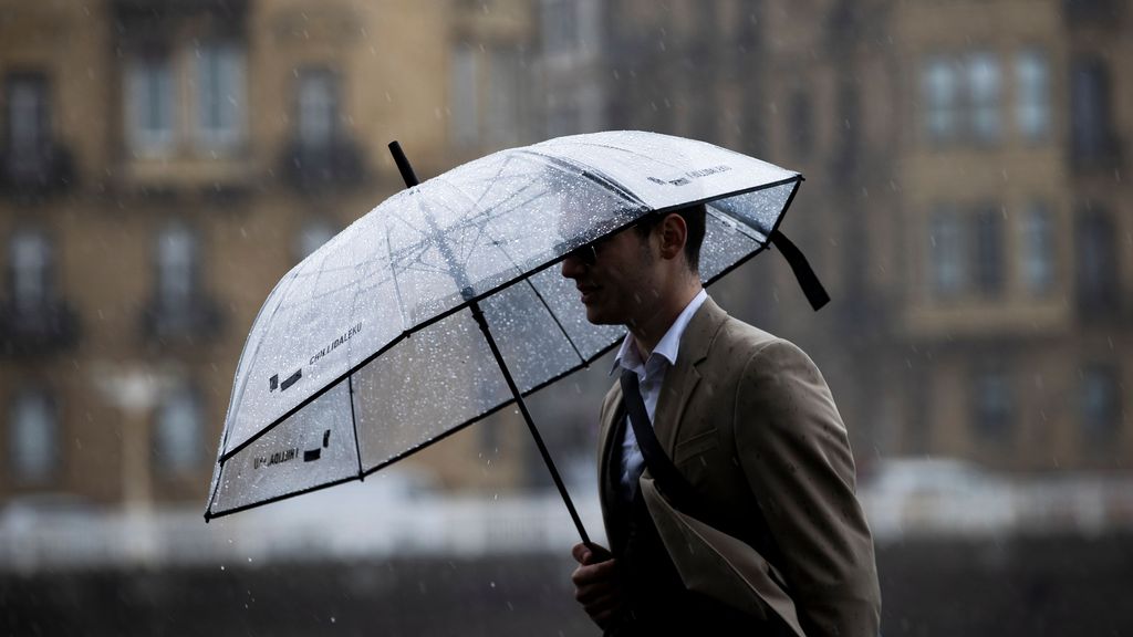 Un tren de frentes traerá lluvia, viento y niebla a estas zonas de España