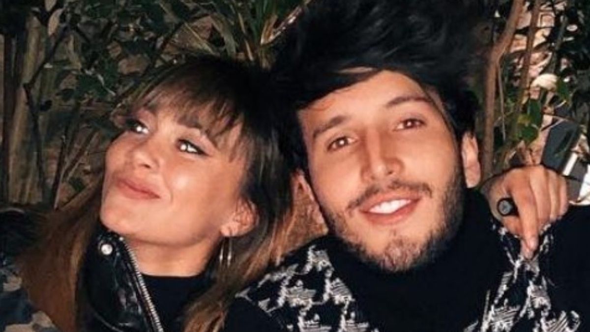 Aitana Y Sebastián Yatra Están Juntos El Beso Que Lo Confirma Nius