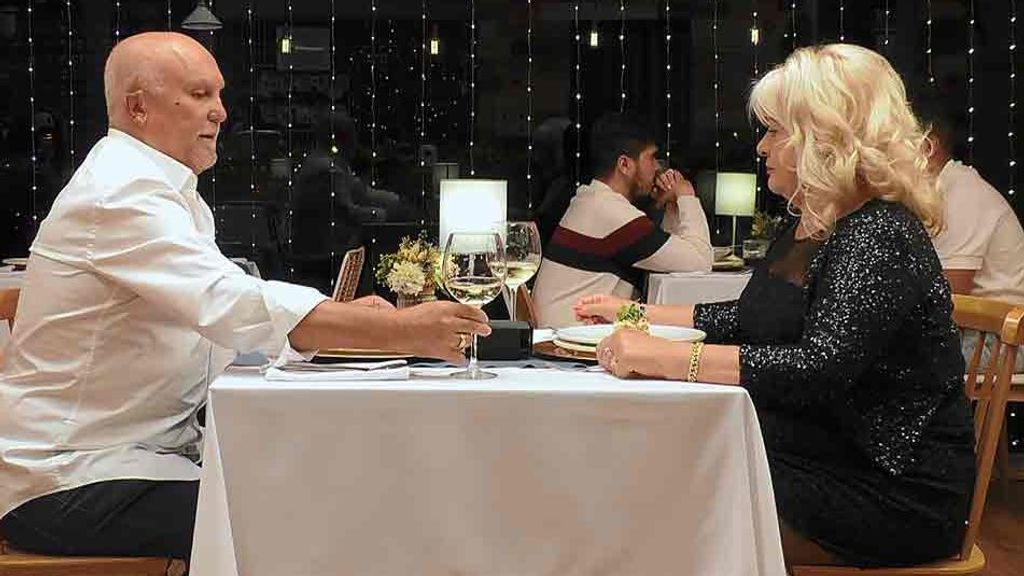 Isabel y Pepe durante su cita en 'First Dates'