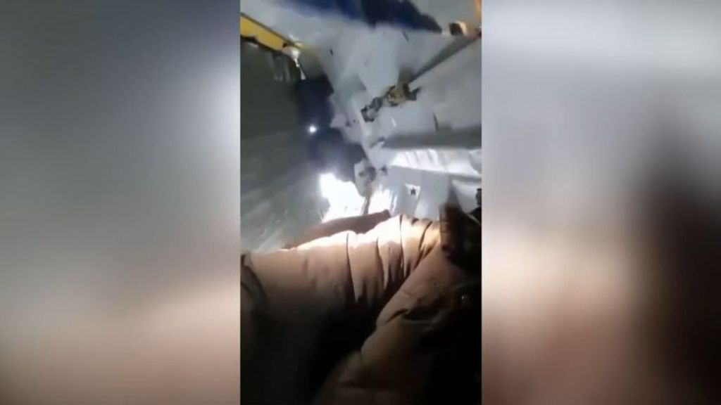 Un avión ruso aterriza de emergencia tras abrirse una de sus puertas en pleno vuelo