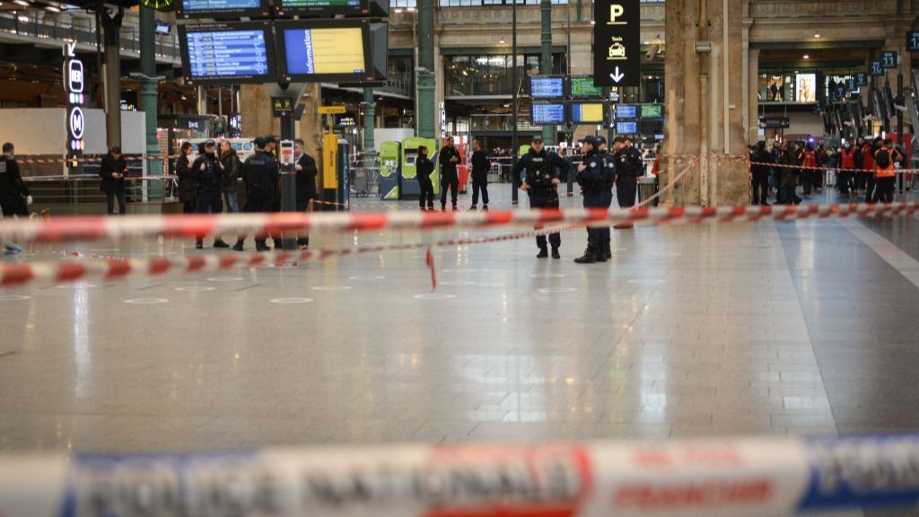 Un hombre hiere a seis personas en un ataque con cuchillo en la estación del Norte de París