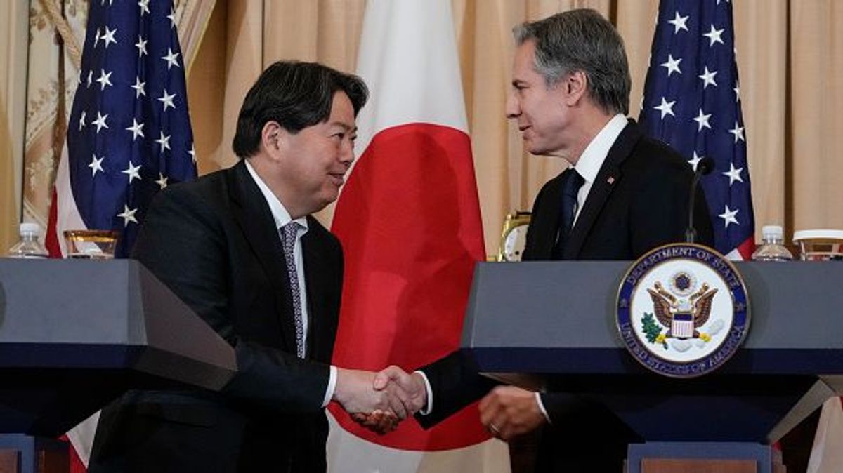 Los secretarios Blinken y Austin reciben a sus homólogos japoneses en una reunión en Washington