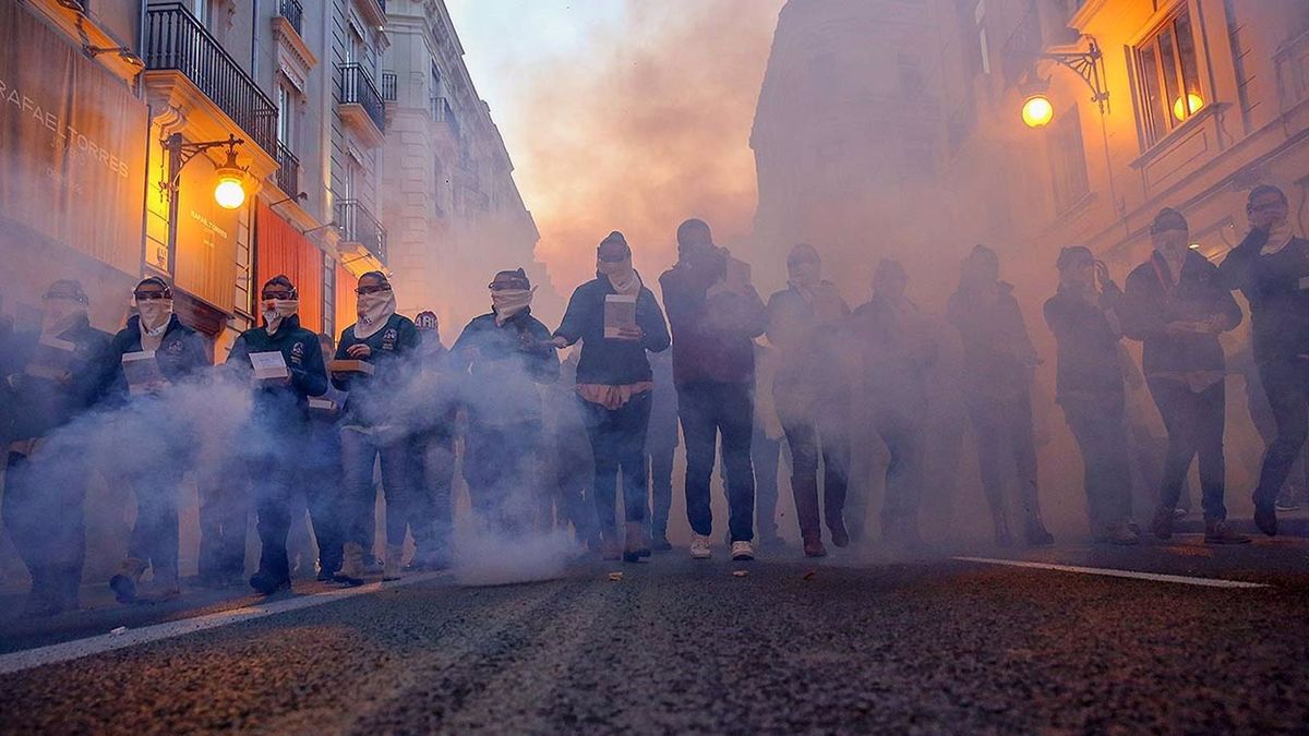 Valencia estudiará fijar unas horas en Fallas sin petardos para no molestar a personas y animales Valencia estudiará fijar unas horas en Fallas sin petardos para no molestar a personas y animales