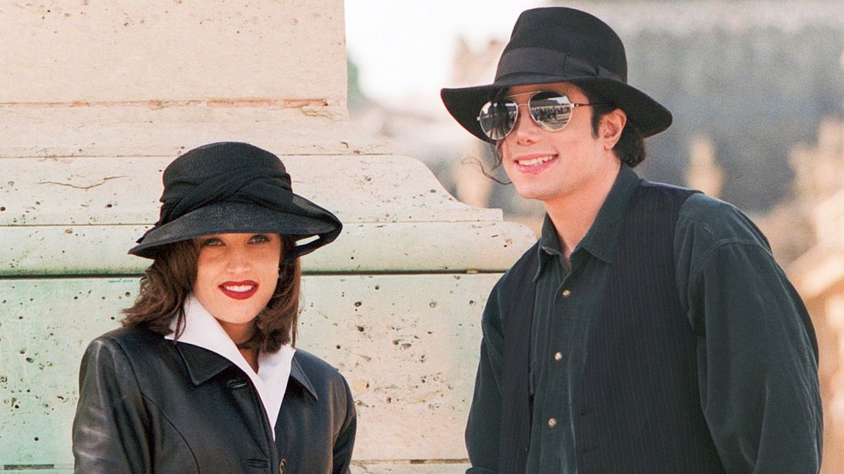 Lisa Marie Presley y Michael Jackson en 1994