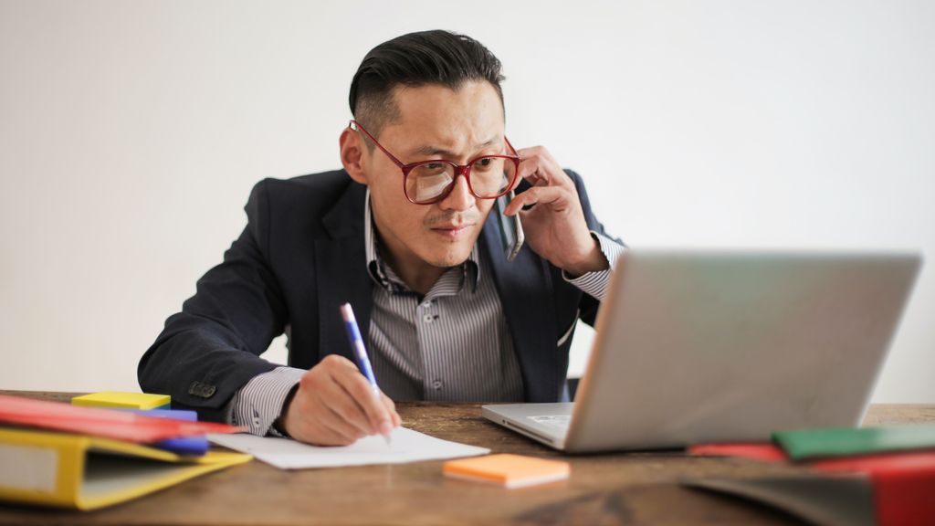 Tu empresa deberá pagarte las gafas si trabajas con pantallas