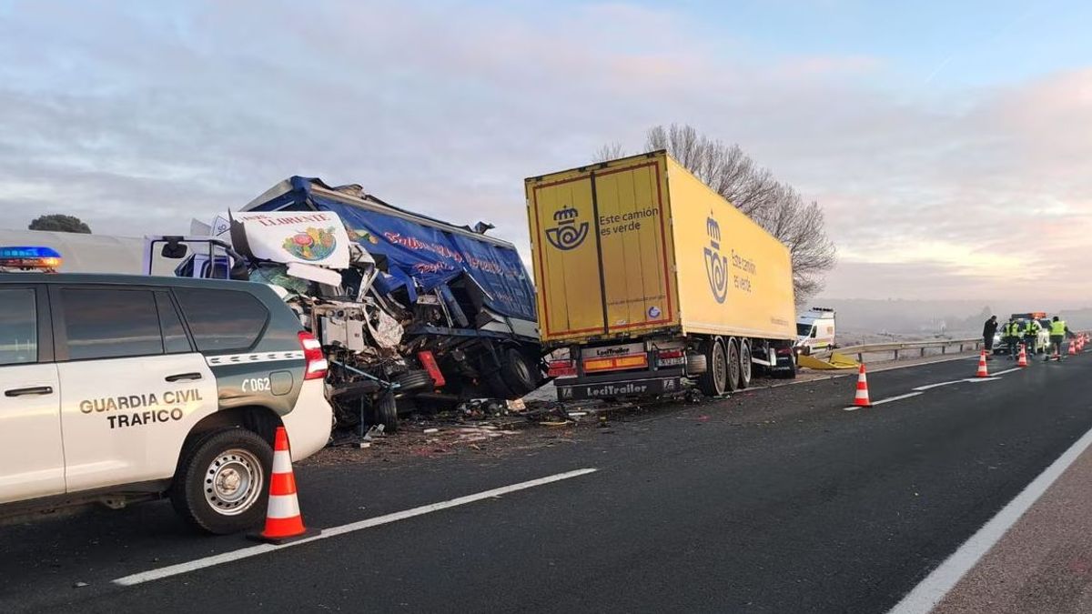 Accidente entre dos camiones en Soria