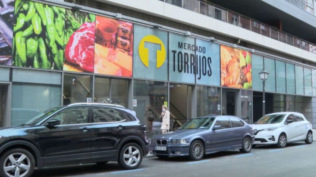 Ni especulación, ni cierre, el Mercado de Torrijos de Madrid resiste: la lucha de los comerciantes por la venta "ilegal"