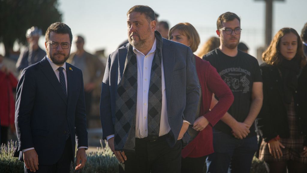 El president Aragonès y el líder de ERC, Oriol Junqueras, en el homenaje a Frances Macià en Montjuich dic 22