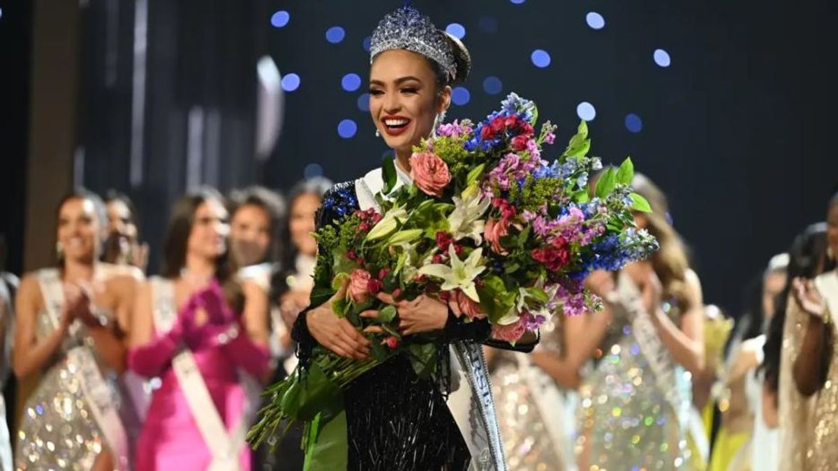 Miss Estados Unidos, R’Bonney Gabriel, es coronada como nueva reina de la belleza universal