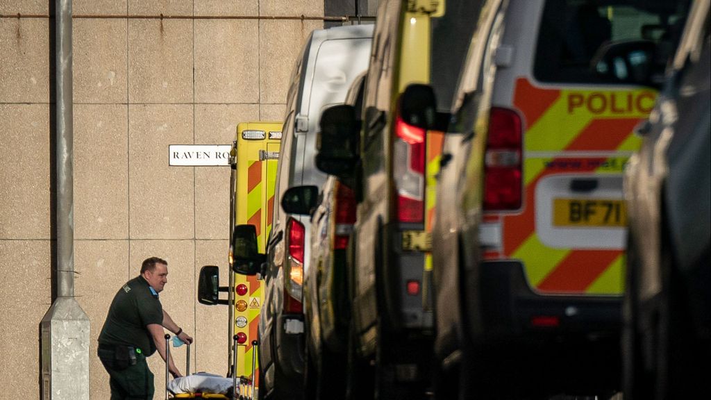 Seis mujeres heridas, entre ellas una niña de 7 años, tras un tiroteo frente a una iglesia de Londres