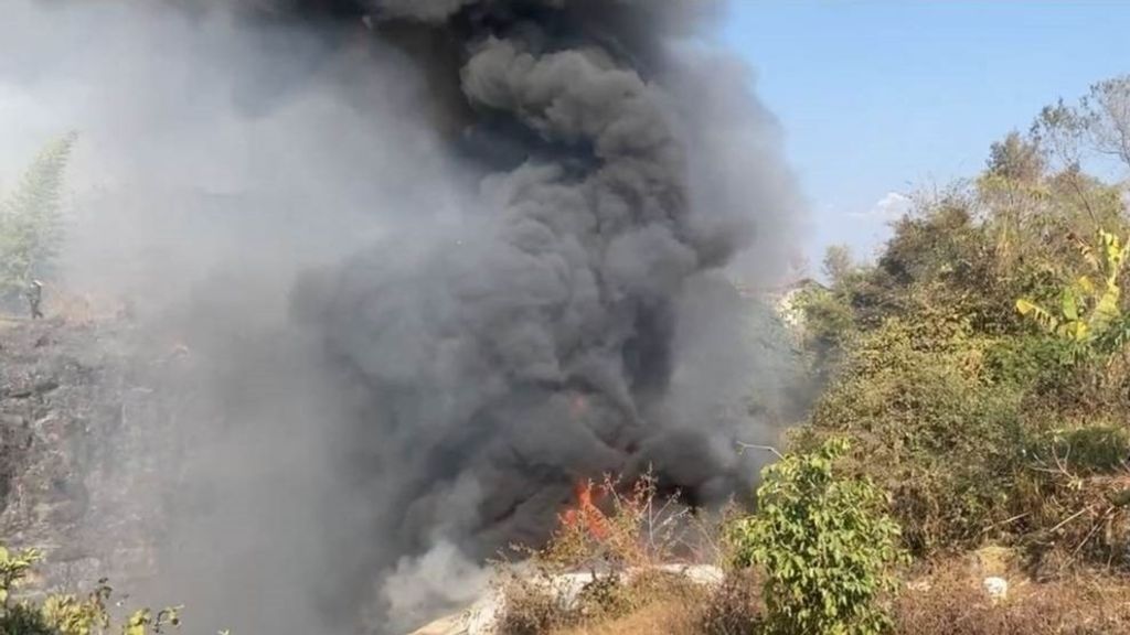 Un avión se estrella al aterrizar en Pokhara, Nepal: hay al menos 29 muertos confirmados