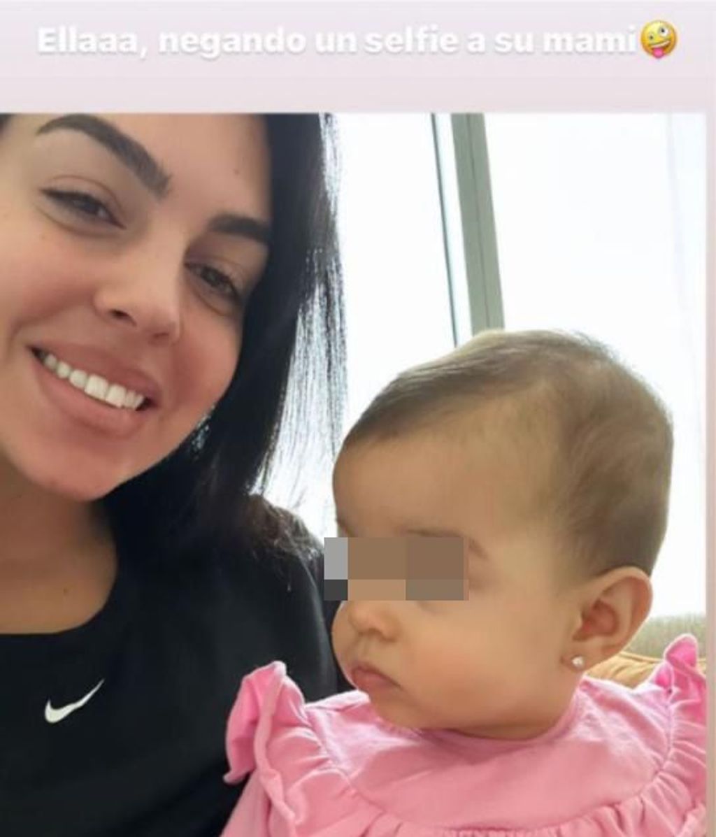 El 'selfie' de Georgina Rodríguez y su hija Bella Esmeralda