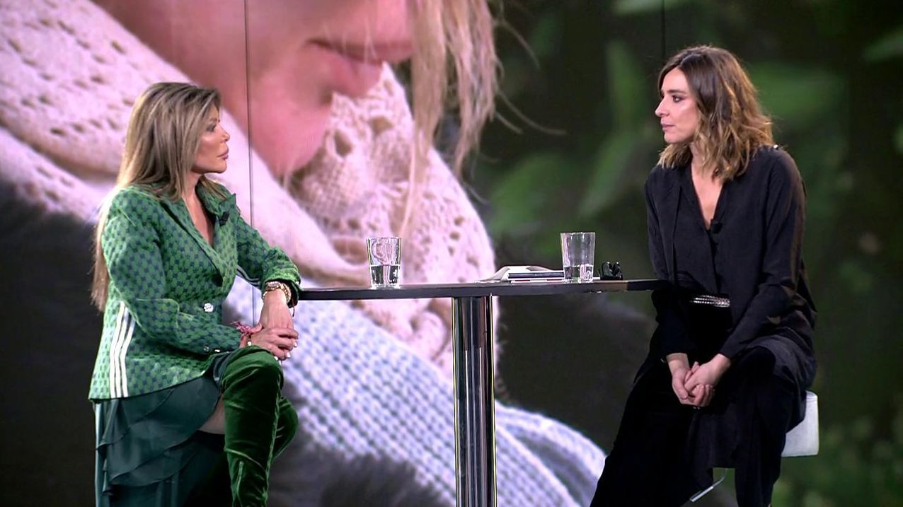 Sandra Barneda y Begoña Gutiérrez en plató