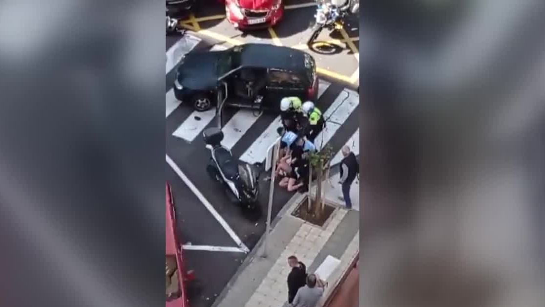 Una persecución policial en Tenerife acaba en un accidente múltiple y deja dos mujeres heridas