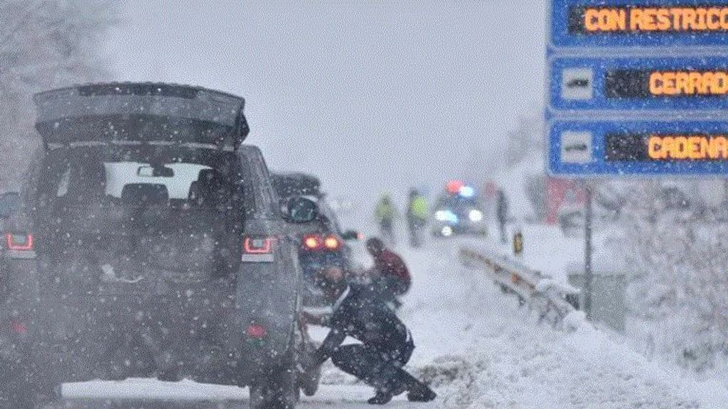 Alerta roja en Madrid,  el plan del Ayuntamiento ante la llegada de la nieve y el viento