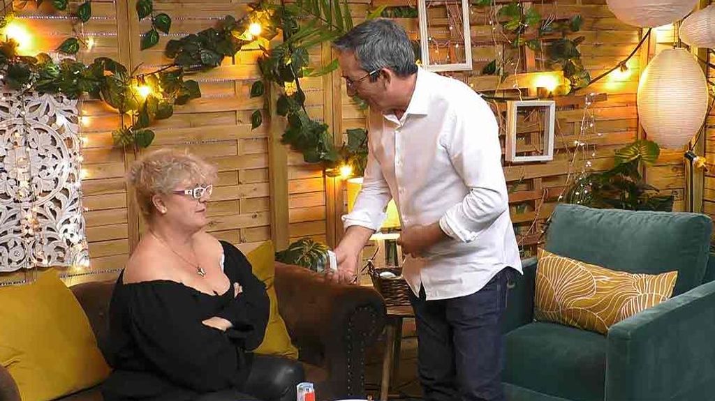 Encarni y Paco durante su cita en 'First Dates'