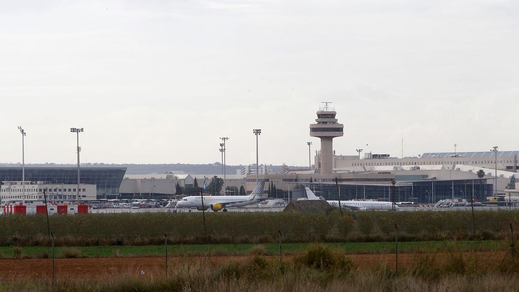 Los 22 migrantes que huyeron de un avión en Palma, en libertad por la reforma del delito de sedición