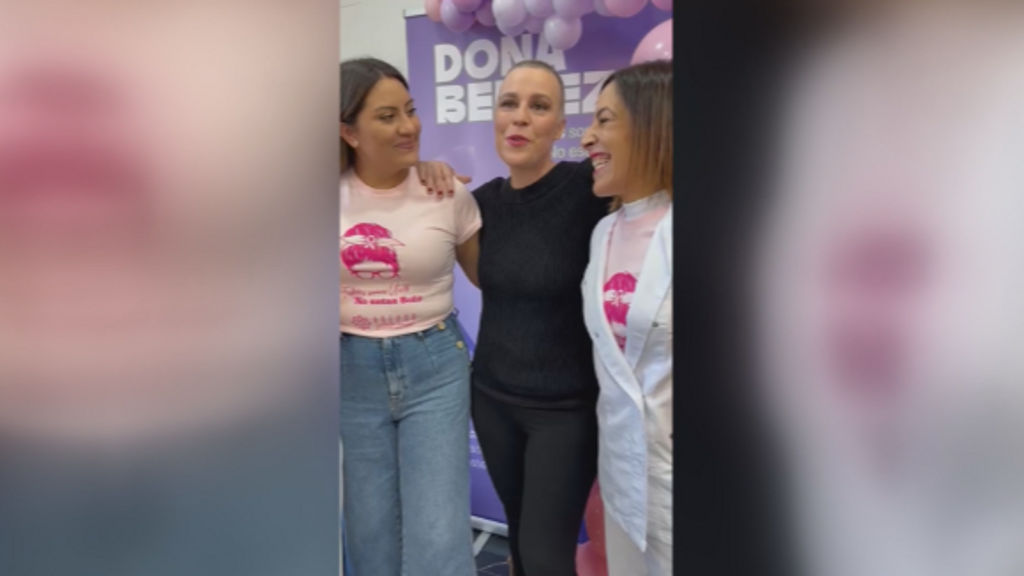 Pacientes con cáncer reciben tratamientos de belleza gratis en Granada: “He vuelto a verme siete meses después”