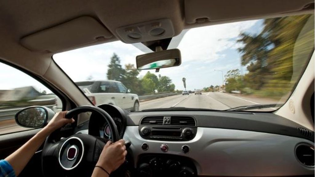 Tics y consejos de la DGT para conducir con viento