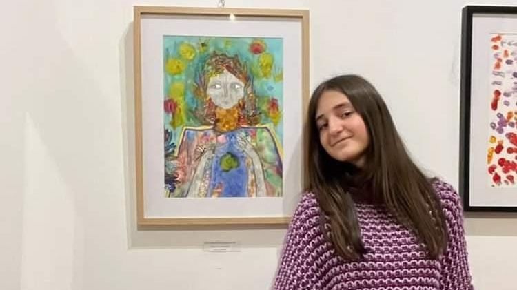 Ainhoa en su exposición en la Galería Sin Nombre, en Jaén.