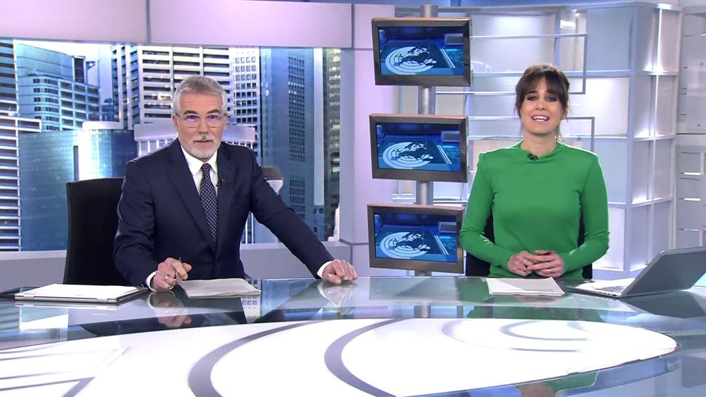 Con David Cantero e Isabel Jiménez Informativos Telecinco 2023 Mediodía 18/01/2023