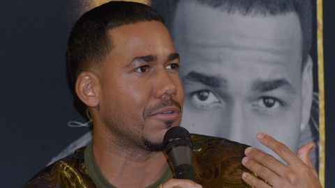 Romeo Santos anuncia que va a ser padre por cuarta vez y presenta a su  pareja