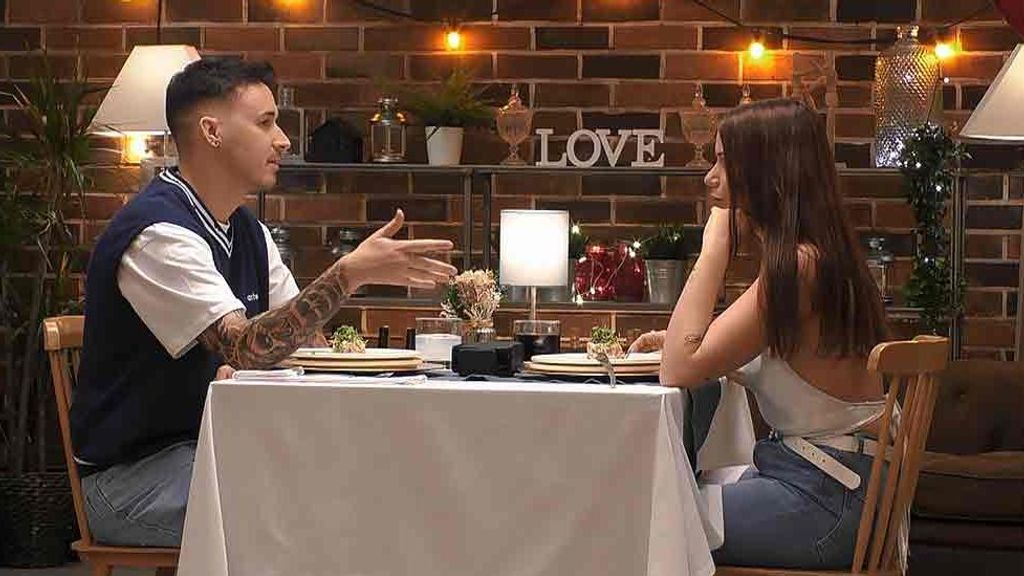 Jordan y Ainhoa durante su cita en 'First Dates'